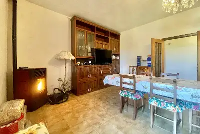 Villa in vendita, Via Giacomo Leopardi, Nepi