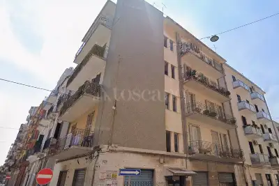 Palazzo in vendita, Via Michele Fiorino, Bari