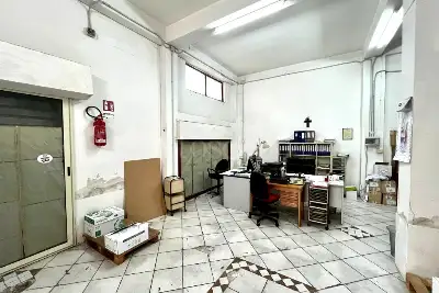 Negozio in vendita, Via Trento, Gravina di Catania