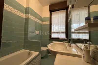 Casa in vendita, Via Umberto Saba, Roma