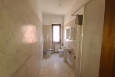 Casa in vendita, Via Roma, Pomezia