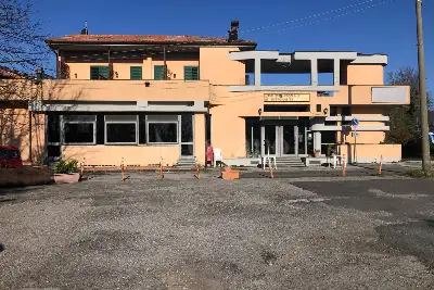 Attività Commerciale in affitto, Via Vecchia Bolognese, Pistoia