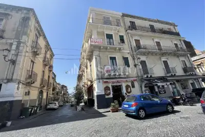 Palazzo in vendita, Via Carlo Ardizzone, Catania