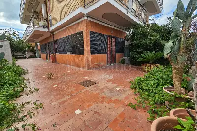 Casa in vendita, Via Rumenia, Pomezia