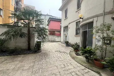 Casa in vendita, Piazza Vesuvio, Milano