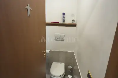 Negozio in vendita, V. Elio Lampridio Cerva, Roma