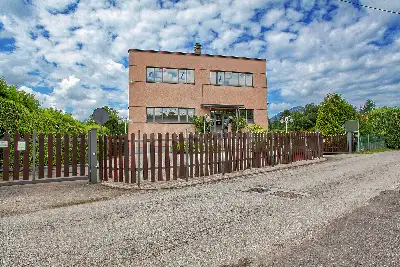 Attività Commerciale in vendita, Via Baraggia, Cunardo