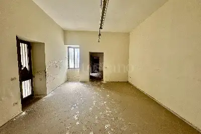 Negozio in vendita, Via Fulvio Renella, Caserta