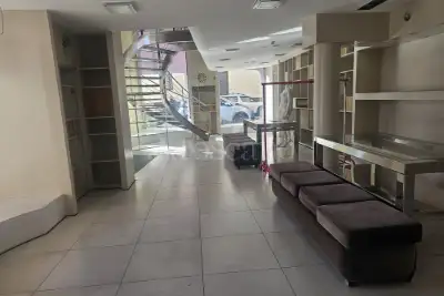 Negozio in affitto, Piazza della Libertà, Latina