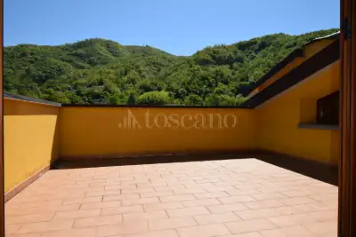 Villa in vendita, Loc. La Casa, Vernio