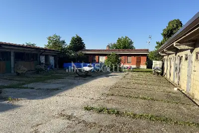 Capannone in vendita, Via Oriolo, Castelleone