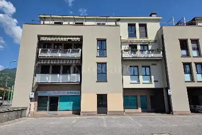 Negozio in vendita, Via Turati, Erba