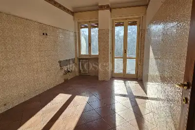 Casa in vendita, Via Montello, Brescia