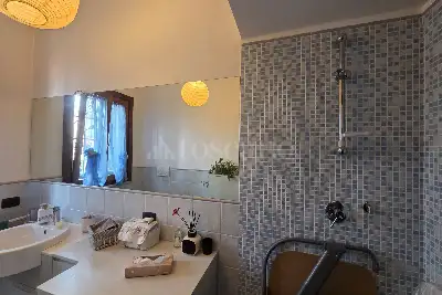 Villino a Schiera in vendita, Via Azzanello , Roma