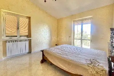 Villa in vendita, Via Giacomo Leopardi, Nepi