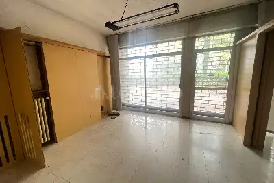 Negozio in vendita, Via Pietro Giardini, Modena