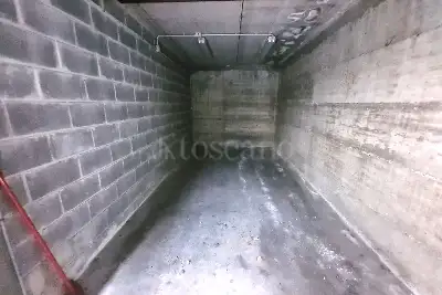 Box in vendita, Via Maroncelli 10, Monza