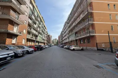 Negozio in vendita, Largo Brasilia, Milano