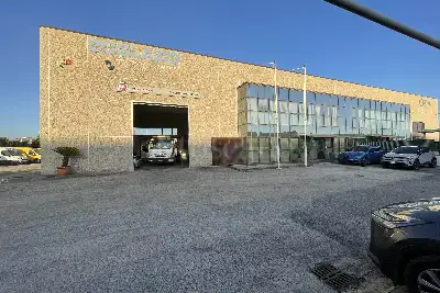 Capannone in vendita, Via dei Castelli Romani, Pomezia