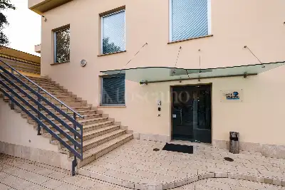 Stabile Uso Ufficio in affitto, Via Tiburtina , Roma