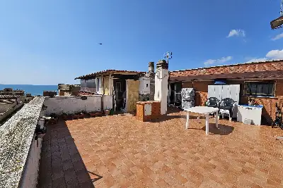 Superattico in vendita, Via Gran Bretagna, Pomezia