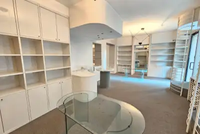 Negozio in vendita, Via Alberto da Giussano, Cantù