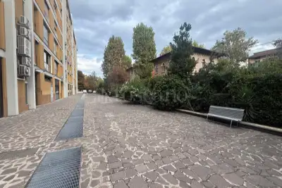 Casa in vendita, Piazza A. Manzoni, Modena