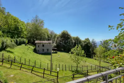 Casa Indipendente in vendita, Via Provinciale, Marchirolo