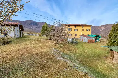 Casa Indipendente in vendita, Via Della Repubblica, Bisuschio