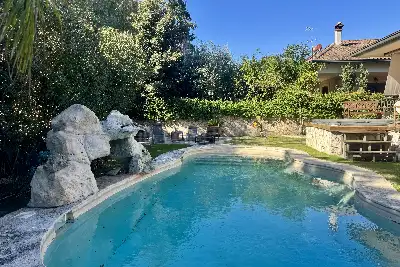 Villa in vendita, Via Torcegno, Roma