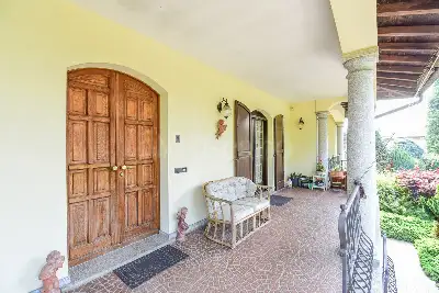 Villa in vendita, Via Edmondo De Amicis, Fino Mornasco