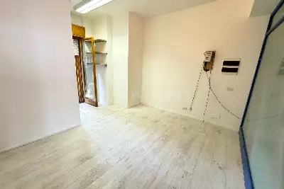 Negozio in vendita, Via Raffaele Conforti, Roma