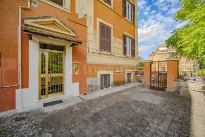 Casa in vendita, Via Federico di Donato, Roma