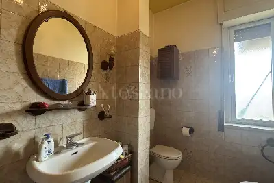 Casa in vendita, Via Marco Roncioni, Prato