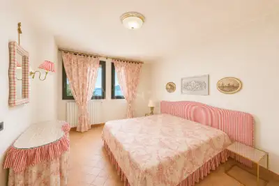 Villa in vendita, Via Alessandro Volta, Padenghe sul Garda