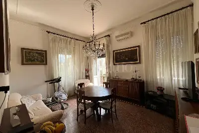 Casa in vendita, Via Giovanni Amendola, Prato
