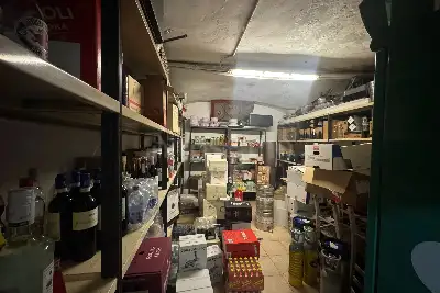 Attività Commerciale in vendita, Via Garibaldi, Bologna