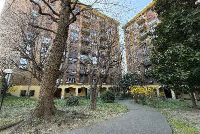 Casa in vendita, Via Giambellino, Milano