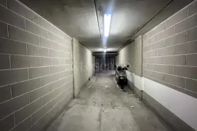 Box in vendita, Via Mario Donati, Milano