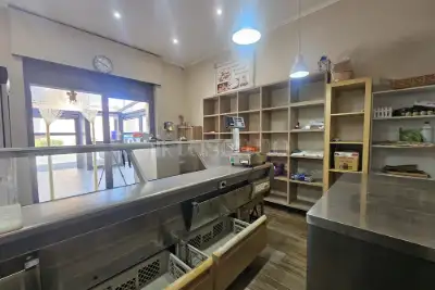 Negozio in vendita, Viale Marconi, Anzio