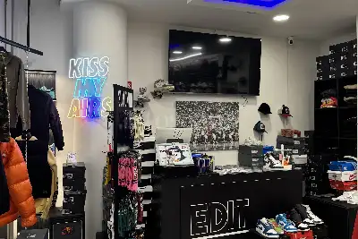 Negozio in vendita, Via dell'Appagliatore, Roma