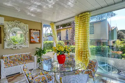 Villa in vendita, Via Luigi Pirandello, Camaiore