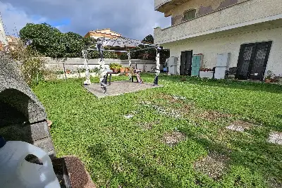 Casa in vendita, Via Svezia, Pomezia