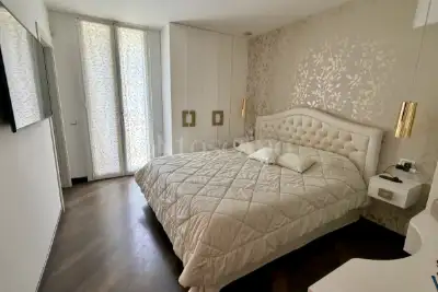 Villino a Schiera in vendita, Via Giuseppe de Finetti, Milano
