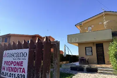 Casa Indipendente in vendita, Via delle Giunchiglie, Ardea
