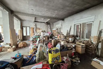 Laboratorio in vendita, Via Monte Baldo, Cantù