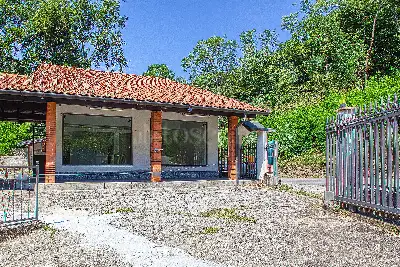 Stabile Uso Ufficio in vendita, Via Provinciale, Grantola