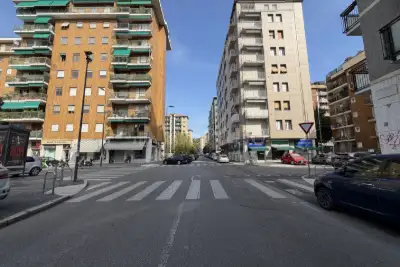 Negozio in vendita, Largo Brasilia, Milano