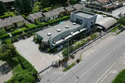 Negozio in vendita, Via Statale, Marchirolo