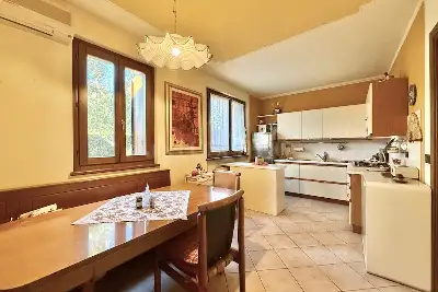 Villino a Schiera in vendita, Vicolo Brolo, Ponti sul Mincio